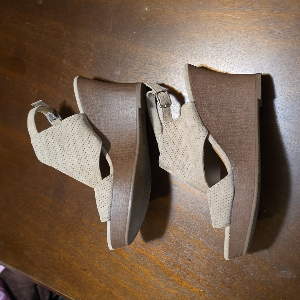 American Eagle Wedges Size 8 - Picture 5 of 12
